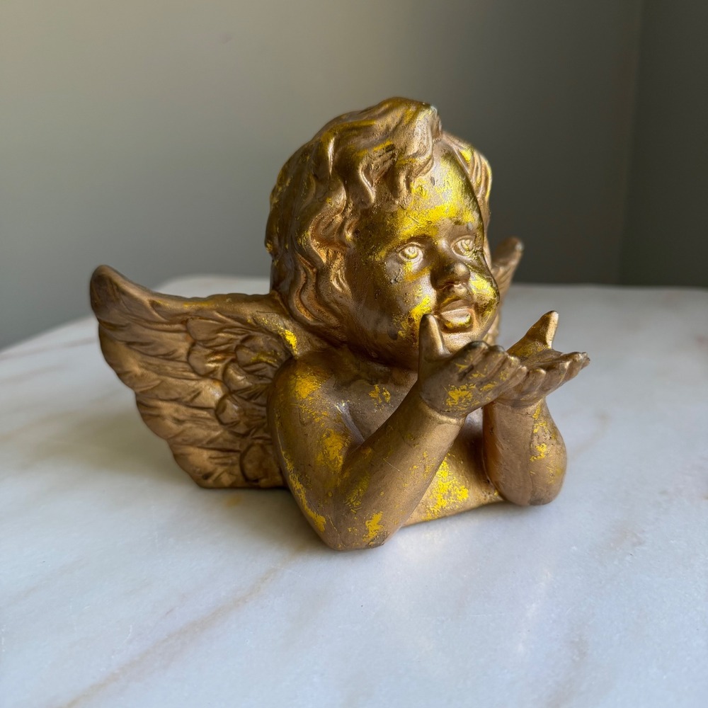 Vintage Gold Cherub Angel Figurine Blowing a Kiss Distressed Decor‎ 5 Inch
